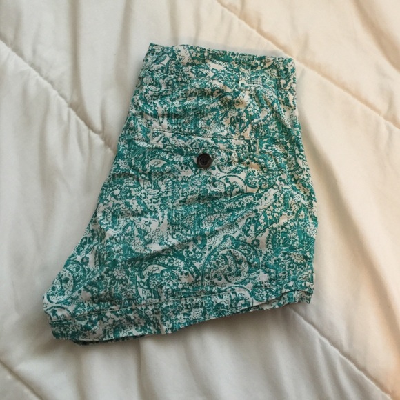 Shorts - Picture 3 of 3