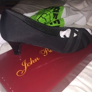 Black Kitten Heel 👠