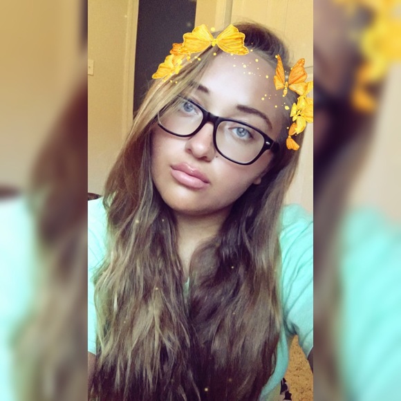 Meet your Posher, Skyla - Picture 1 of 1