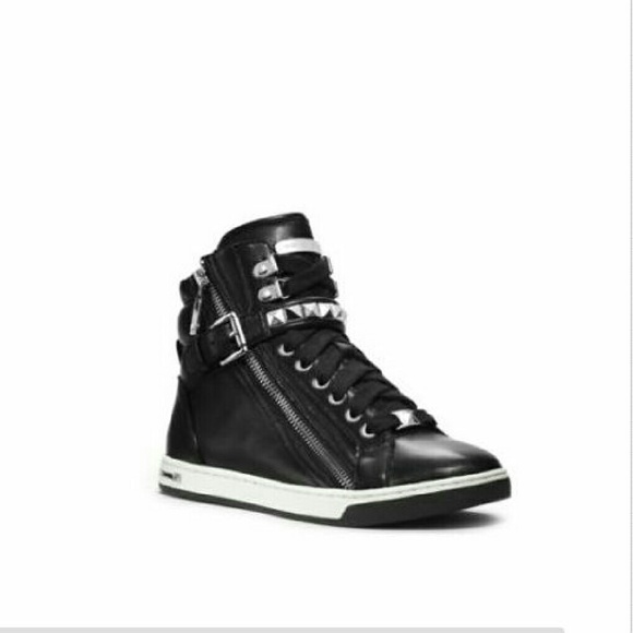 ✡SOLD✡MICHAEL KORS GLAM STUDDED LEATHER SNEAKER