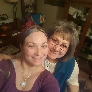 Meet your Posher, Cynthia