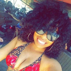 Meet your Posher, Tiny