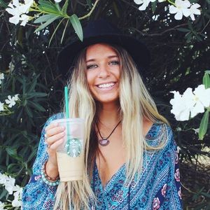 Meet your Posher, Caroline