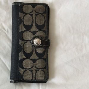AUTHENTIC BLACK COACH WALLET