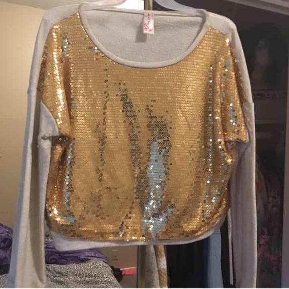 sequined cropped sweater 🌟