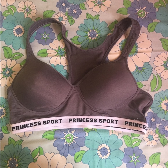 2 pairs of Sports bras