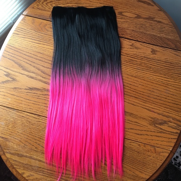 24L ombré black and pink synthetic hair extensions
