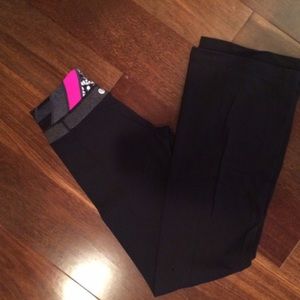 Lululemon groove yoga pants