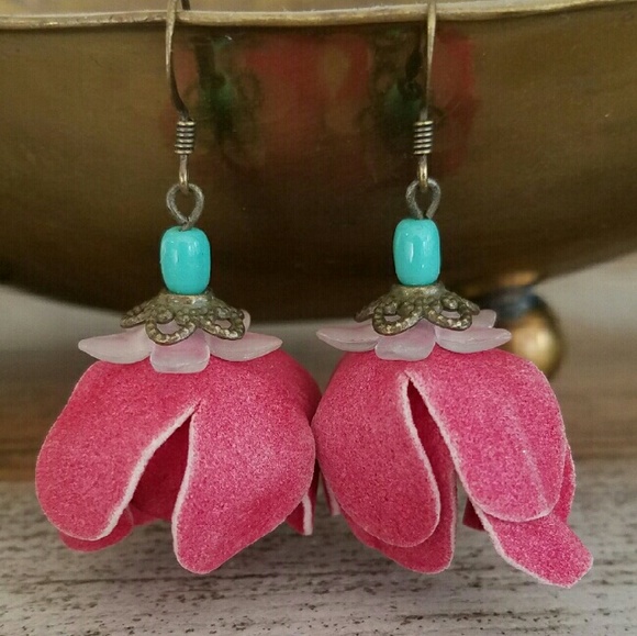 Super sweet pink flower earrings - Picture 1 of 2