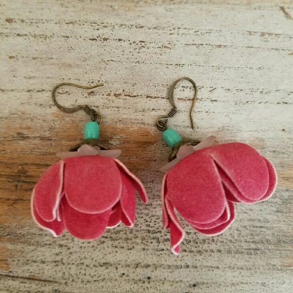 Super sweet pink flower earrings - Picture 2 of 2