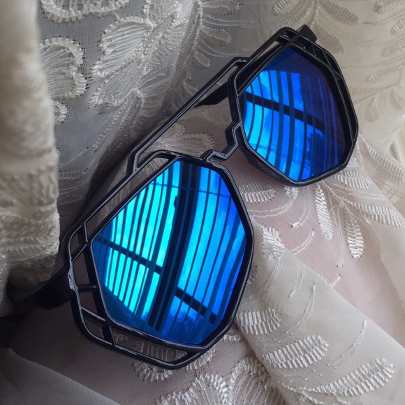 Heptagon Blue Mirror Lens Sunglasses - Picture 2 of 4