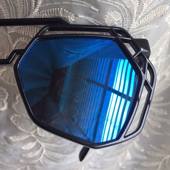 Heptagon Blue Mirror Lens Sunglasses - Picture 4 of 4