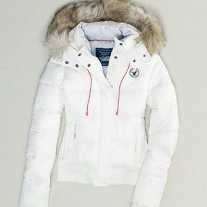 AE white puffer coat