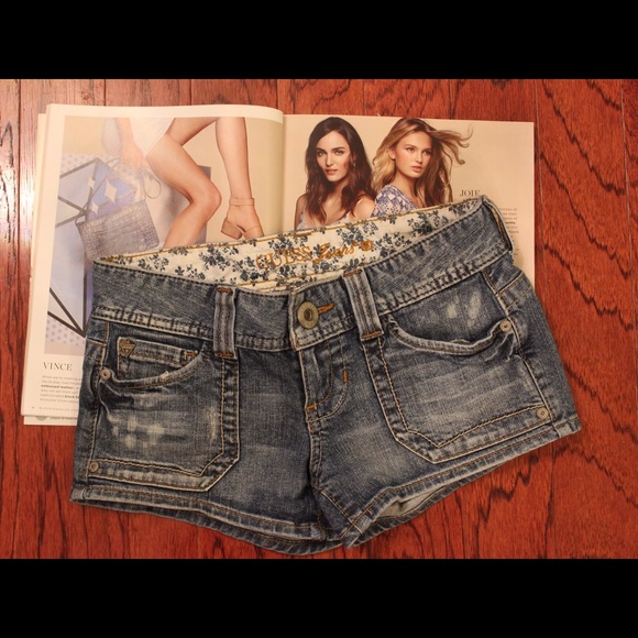 GUESS DENIM SHORTS