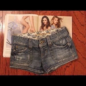 GUESS DENIM SHORTS