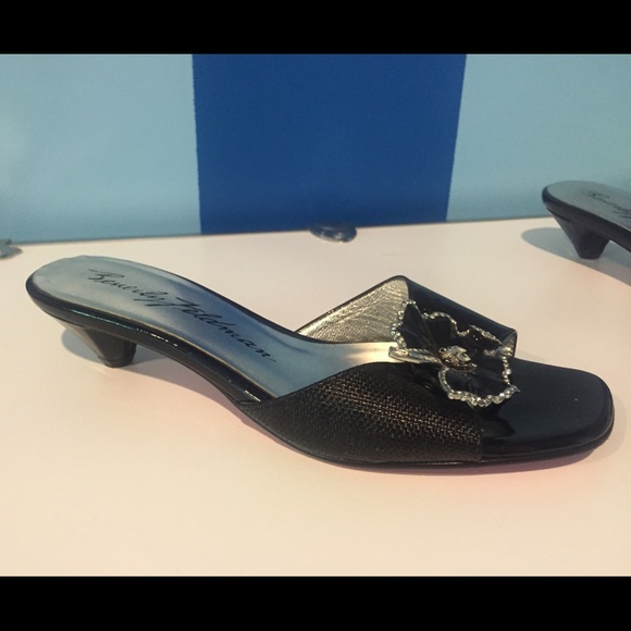 Beverly Feldman black sandals with 1.5" heels