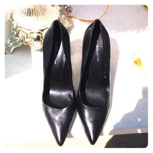 Black BCBG Pumps