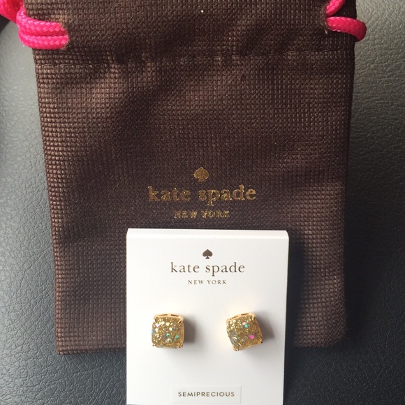 🚨3-HR SALE🚨NWT Kate Spade Gold Stud Earrings - Picture 1 of 1