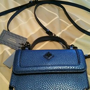 💥SALE NWT Vera Wang leather crossbody phone bag