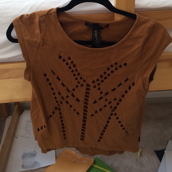 Flowy shirt with cut outs