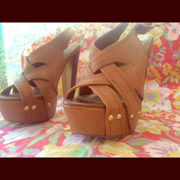 Steve Madden brown leather heels