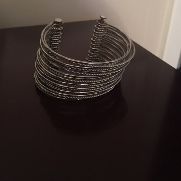Premier Designs Bracelet - Picture 1 of 1
