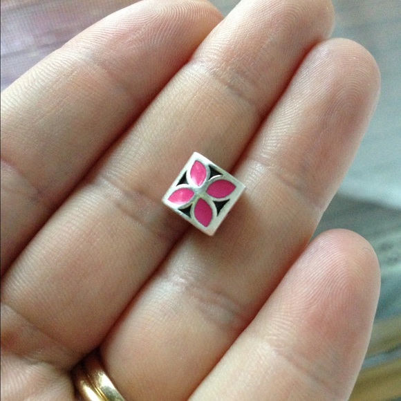 Pandora flower charm bead