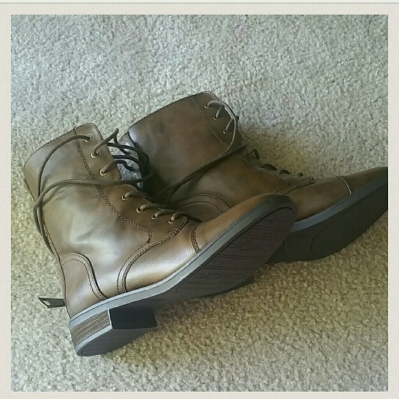 BONGO Shoes - COMBAT STYLE BROWN BOOTS