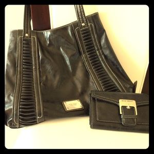 Nine West purse and wallet FINAL MARKDOWN 😁