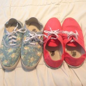 Urban Outfitters canvas shoes size 9