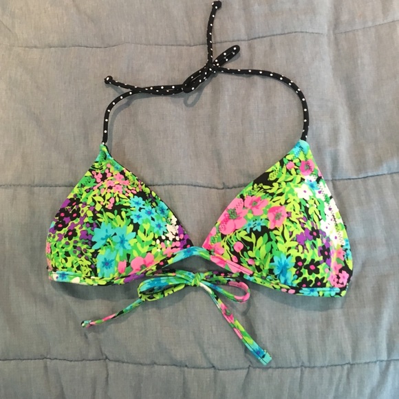 Reversible bikini top