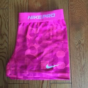 Nike Pro