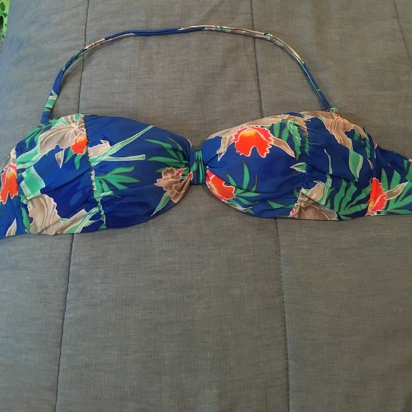 Bikini top and bottom -billabong NEVER WORN
