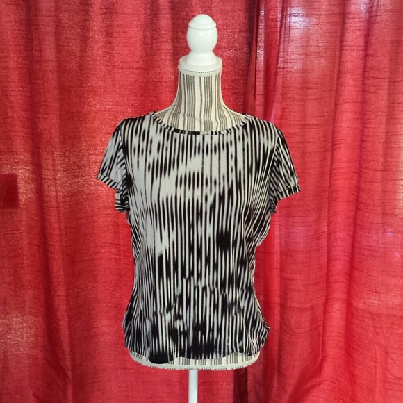 Black and white dress top