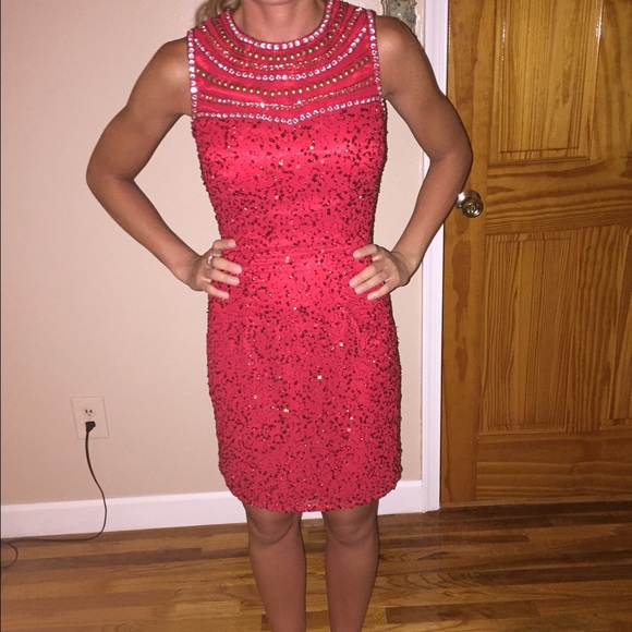 Red sleeveless cocktail dress!!