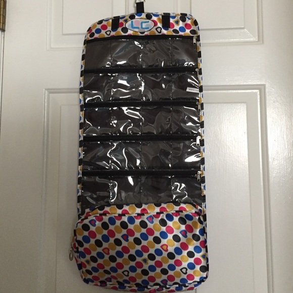 Useful for holding small items like jewelry