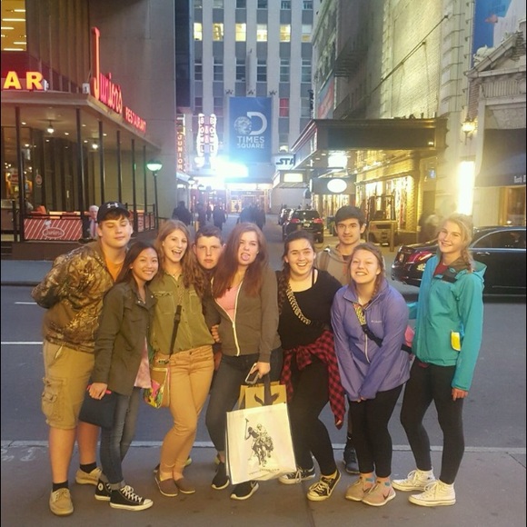 Meet your Posher, Kailey - Picture 3 of 4