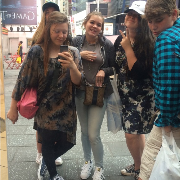 Meet your Posher, Kailey - Picture 4 of 4