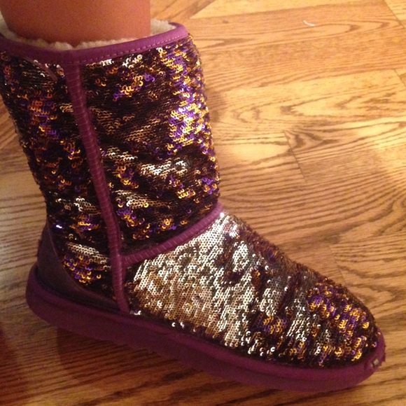 reversable sequence uggs - Picture 3 of 4