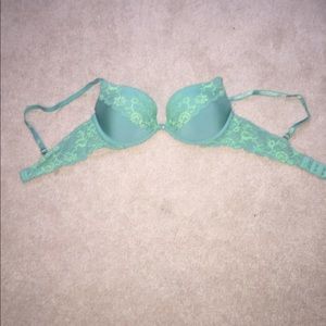 Victoria Secret Bra (34B)