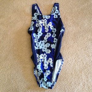 Kids Nike one piece swim suit