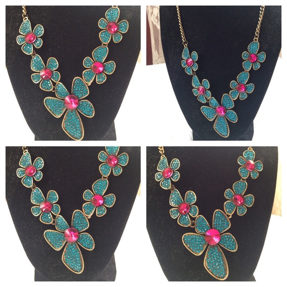 HOLIDAY SALE! Crystal Gold Statement Necklace🍾 - Picture 4 of 4