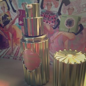 Benefit Dandelion Dew cream blush