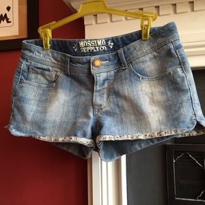 🌸Light Wash Denim Shorts🌸