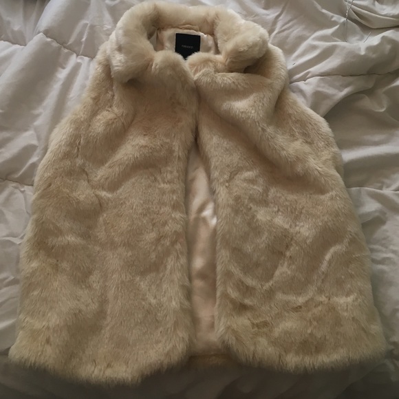 Fur Vest - Picture 1 of 3