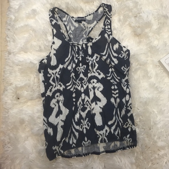 Patterned tank