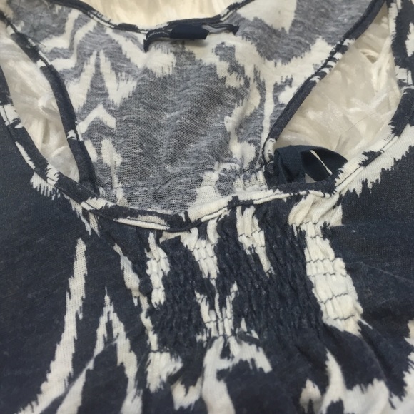 Patterned tank - Picture 2 of 3