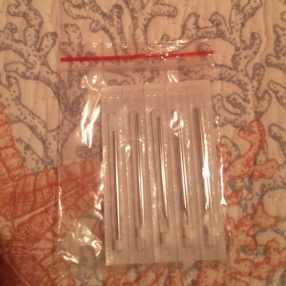 PIERCING NEEDLES