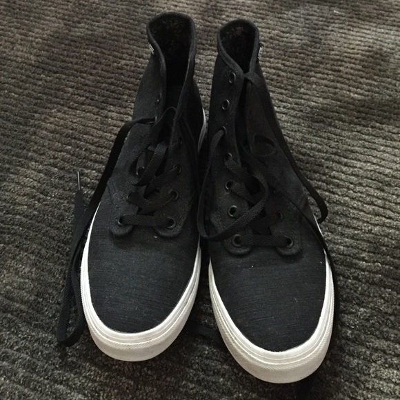 HIGH TOP DARK GREY VANS
