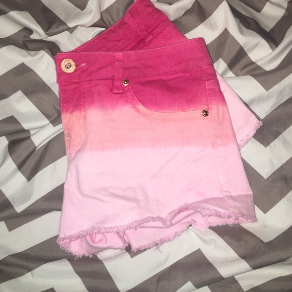 Pink tri-dyed Shorts 💕💗
